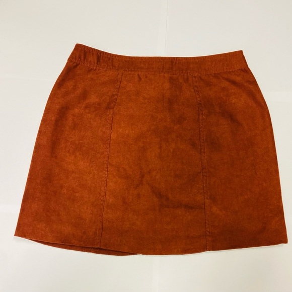 Forever 21 Mini Skirt EUC - Picture 2 of 4